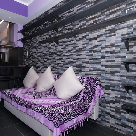 Sonia Flat - Hillside Retreat *