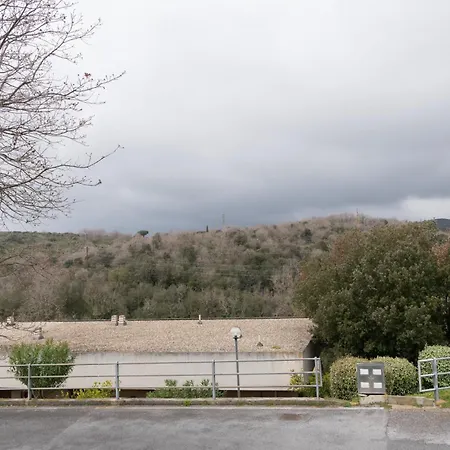 Sonia Flat - Hillside Retreat